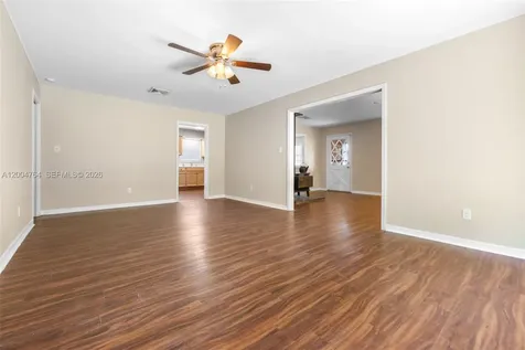 100 Huron Avenue Tampa FL 33606