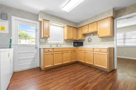 100 Huron Avenue Tampa FL 33606