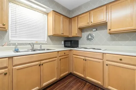 100 Huron Avenue Tampa FL 33606