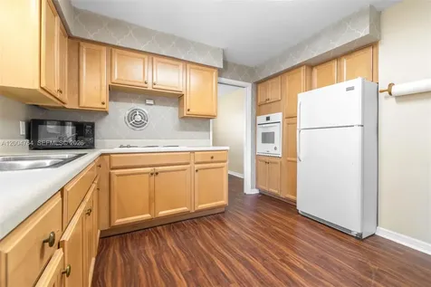 100 Huron Avenue Tampa FL 33606