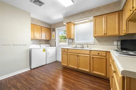 100 Huron Avenue Tampa FL 33606