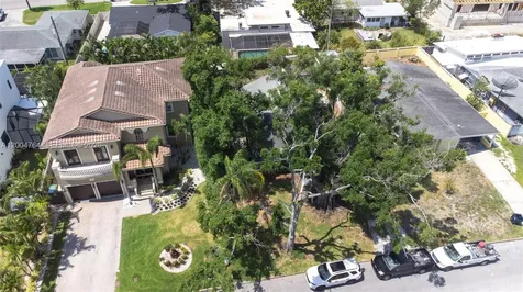 100 Huron Avenue Tampa FL 33606