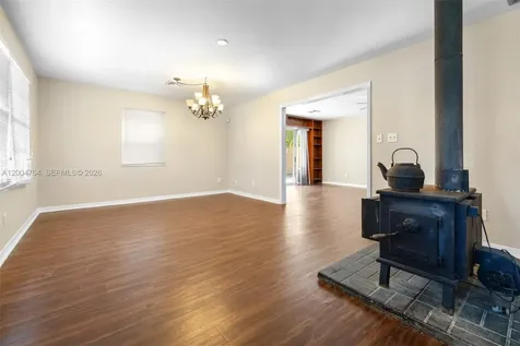 100 Huron Avenue Tampa FL 33606