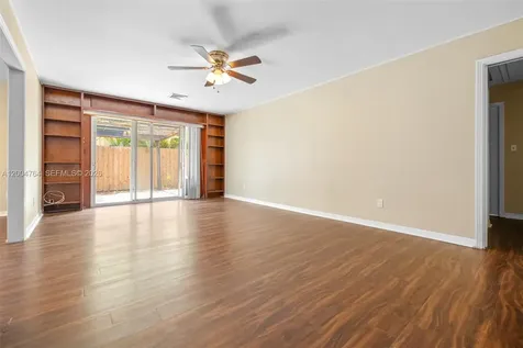 100 Huron Avenue Tampa FL 33606