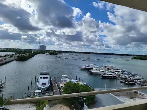 7904 West Drive North Bay Village FL 33141