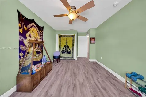 8906 SW 221st Terrace Cutler Bay FL 33190
