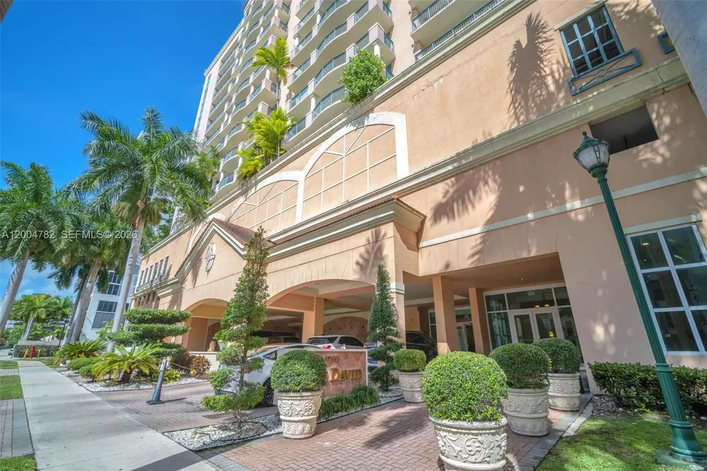 17555 Atlantic Boulevard Sunny Isles Beach FL 33160
