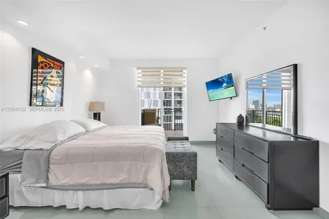 17555 Atlantic Boulevard Sunny Isles Beach FL 33160