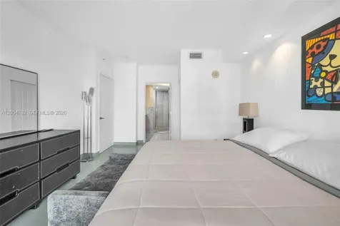 17555 Atlantic Boulevard Sunny Isles Beach FL 33160