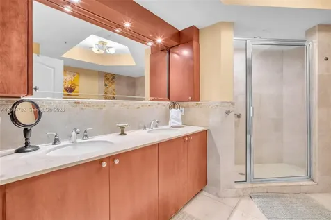 17555 Atlantic Boulevard Sunny Isles Beach FL 33160