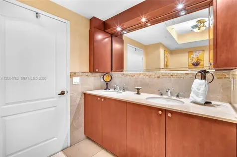 17555 Atlantic Boulevard Sunny Isles Beach FL 33160