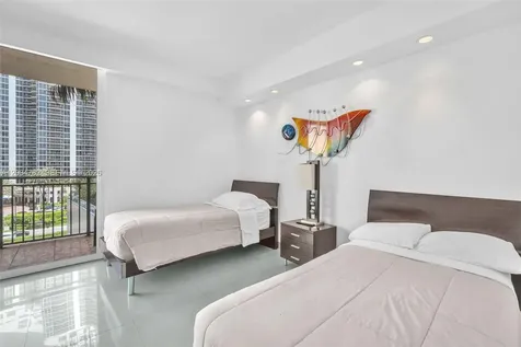 17555 Atlantic Boulevard Sunny Isles Beach FL 33160