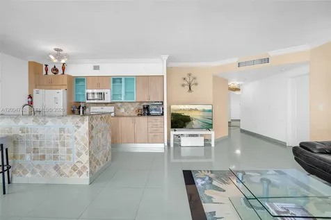 17555 Atlantic Boulevard Sunny Isles Beach FL 33160