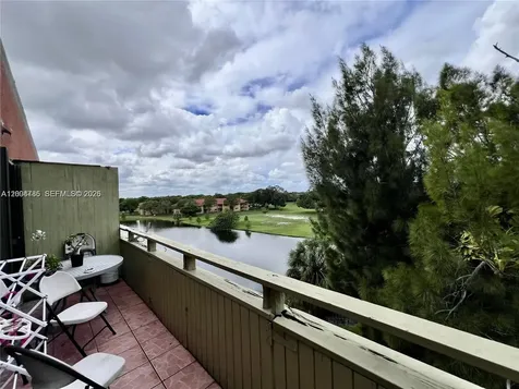 17530 NW 68th Avenue Hialeah FL 33015