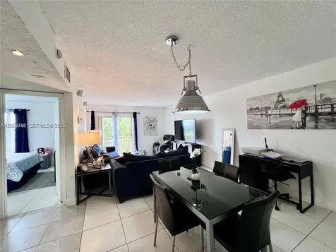 17530 NW 68th Avenue Hialeah FL 33015