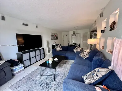17530 NW 68th Avenue Hialeah FL 33015