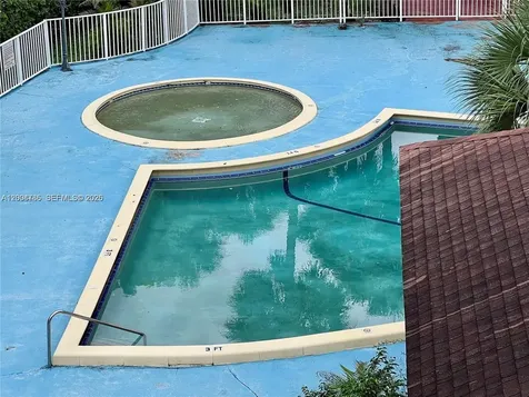 17530 NW 68th Avenue Hialeah FL 33015