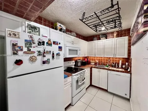 17530 NW 68th Avenue Hialeah FL 33015