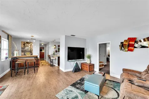 8370 NW 185th Street Hialeah FL 33015