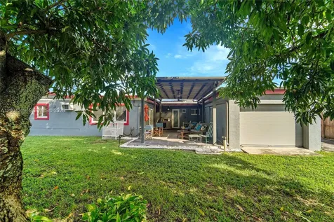 8370 NW 185th Street Hialeah FL 33015