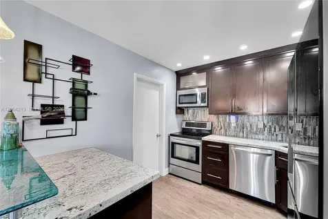 8370 NW 185th Street Hialeah FL 33015
