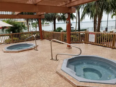801 Brickell Bay Drive Miami FL 33131