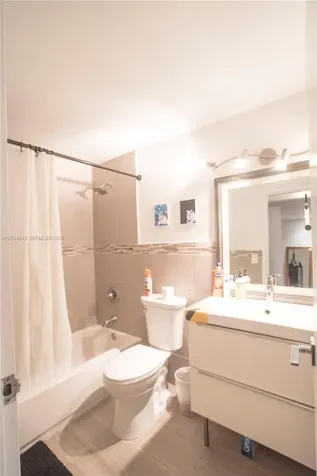 801 Brickell Bay Drive Miami FL 33131