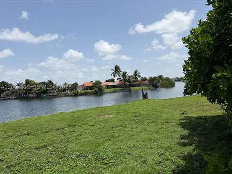 6370 W 27th Court Hialeah FL 33016