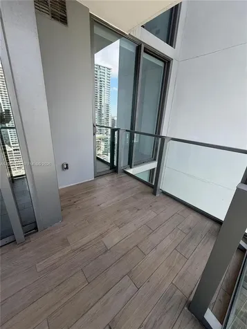 68 SE 6th Street Miami FL 33131