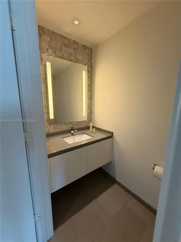 68 SE 6th Street Miami FL 33131
