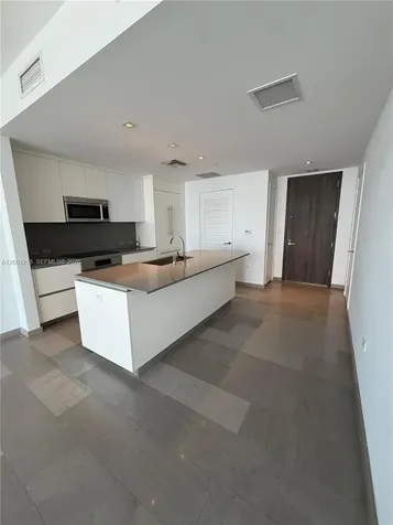 68 SE 6th Street Miami FL 33131