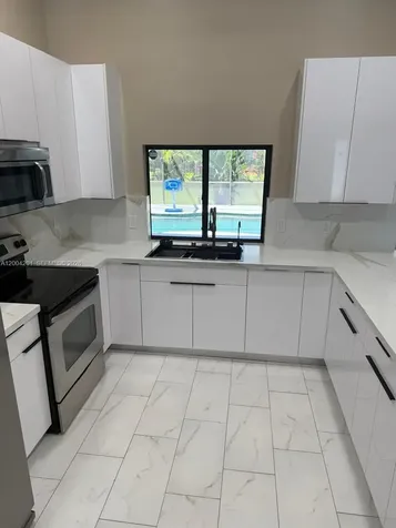1325 SW 28th Cape Coral FL 33914