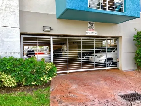 16851 NE 35th Avenue North Miami Beach FL 33160