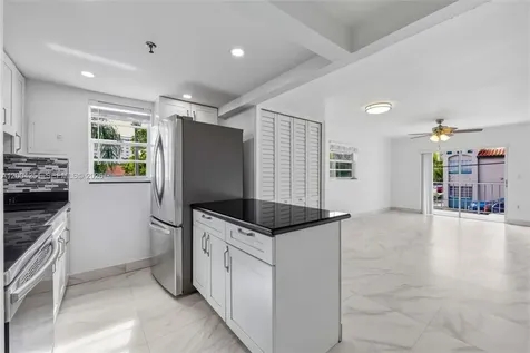 140 NW 14th Avenue Miami FL 33125