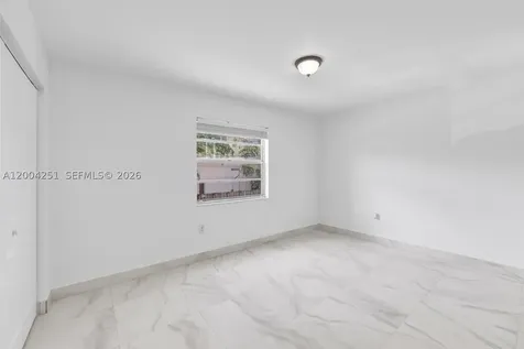 140 NW 14th Avenue Miami FL 33125
