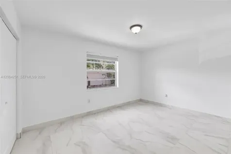 140 NW 14th Avenue Miami FL 33125
