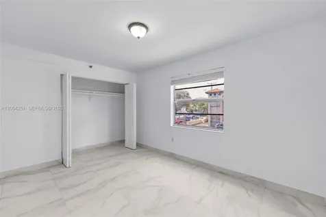 140 NW 14th Avenue Miami FL 33125
