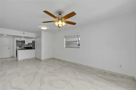 140 NW 14th Avenue Miami FL 33125