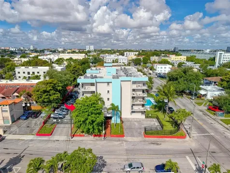 140 NW 14th Avenue Miami FL 33125