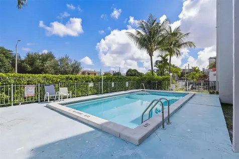 140 NW 14th Avenue Miami FL 33125