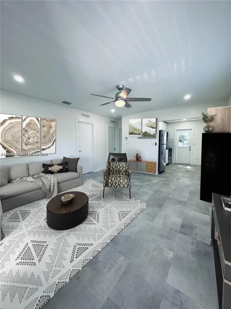 213 SW 1st Court Dania Beach FL 33004