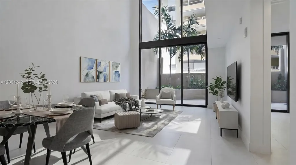 3034 Oak Avenue Miami FL 33133