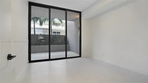 3034 Oak Avenue Miami FL 33133