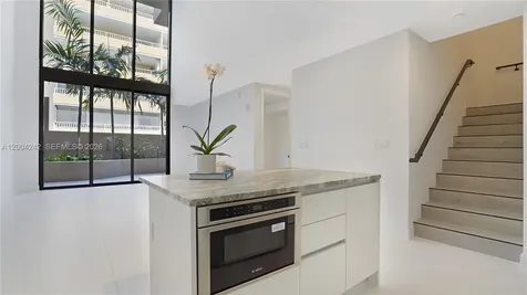 3034 Oak Avenue Miami FL 33133