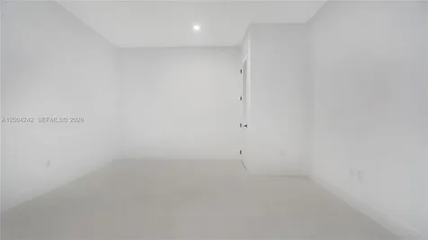 3034 Oak Avenue Miami FL 33133