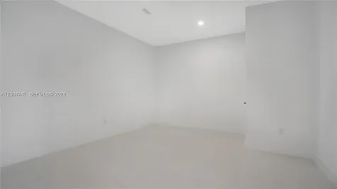 3034 Oak Avenue Miami FL 33133