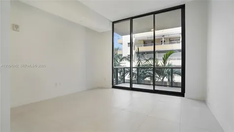 3034 Oak Avenue Miami FL 33133