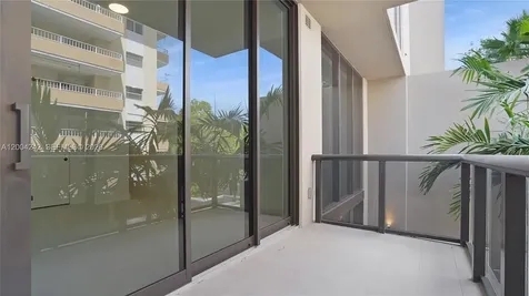 3034 Oak Avenue Miami FL 33133