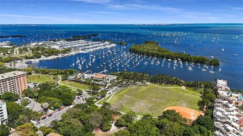 3034 Oak Avenue Miami FL 33133