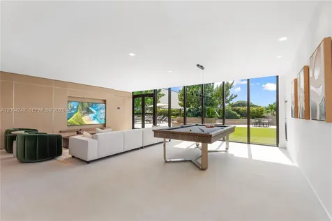 3034 Oak Avenue Miami FL 33133